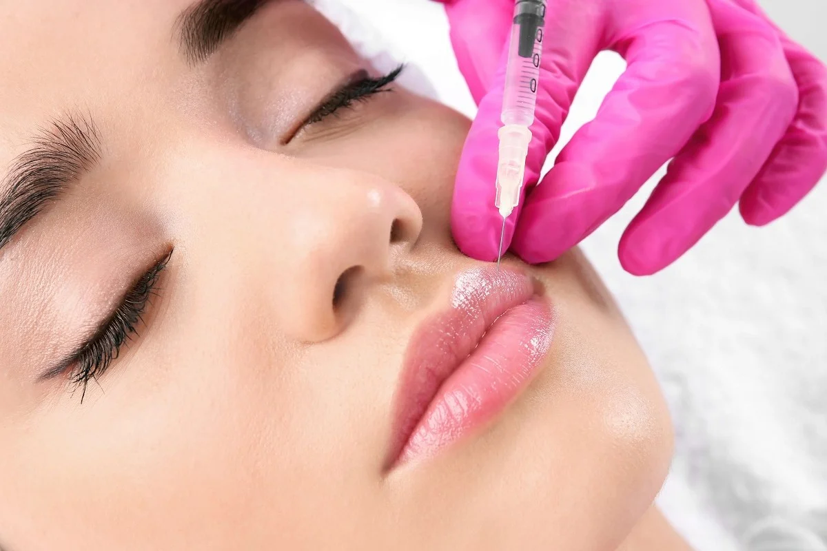 بهترین برند ژل لب کدام است؟ مقایسه انواع برند ها
